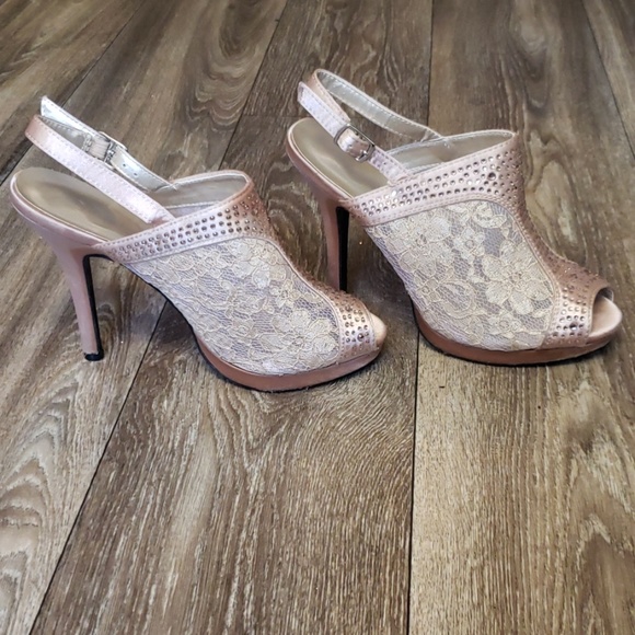 Heels - Picture 2 of 4